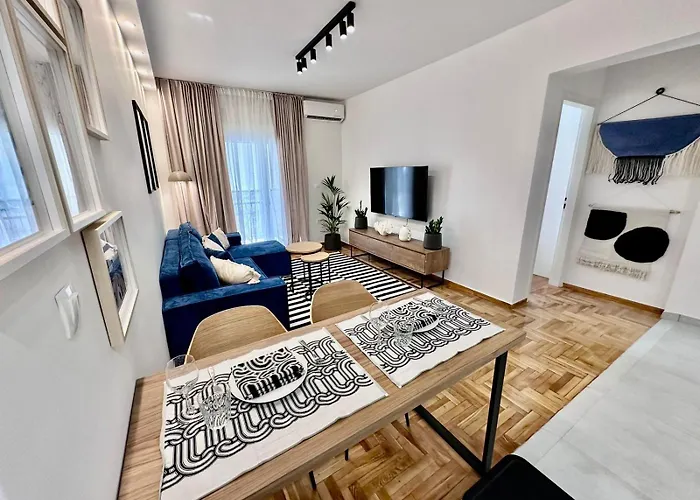 Marcus New Stylish Apt At The Heart Of Athens